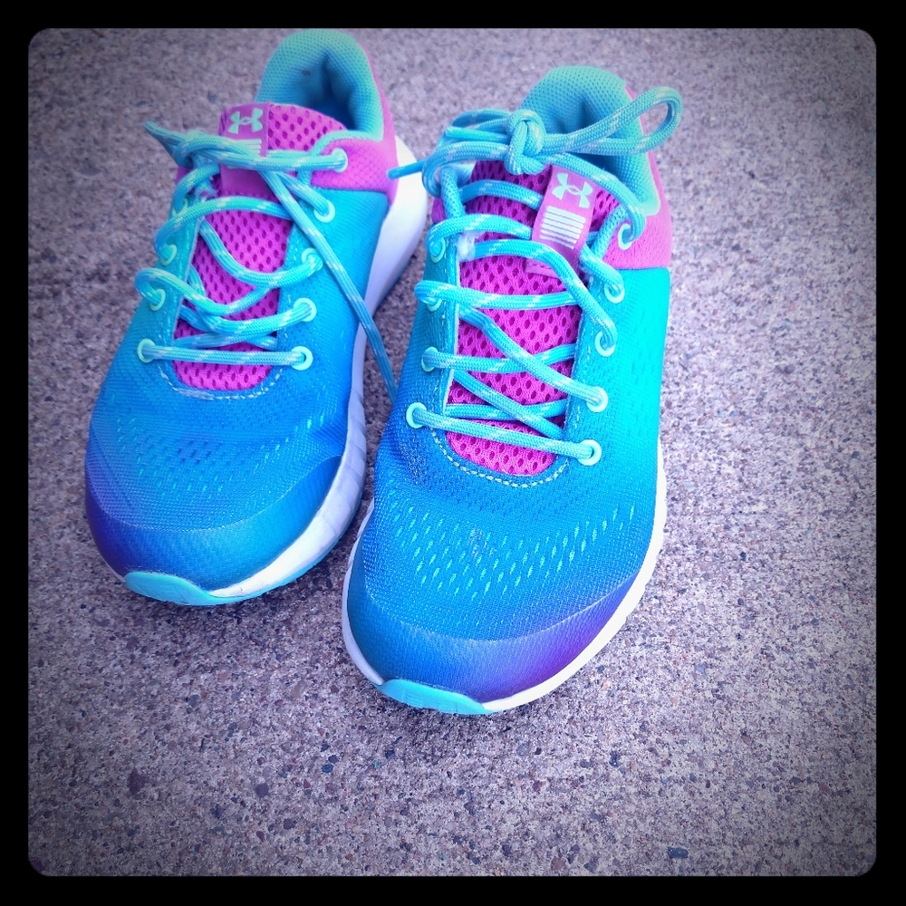 Girls under armour shoes